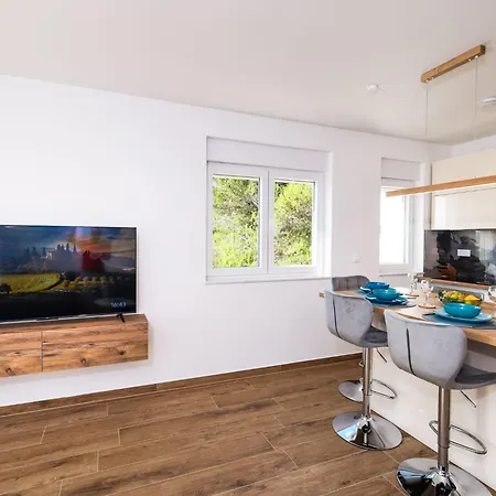 Appartement Ela By Interhome